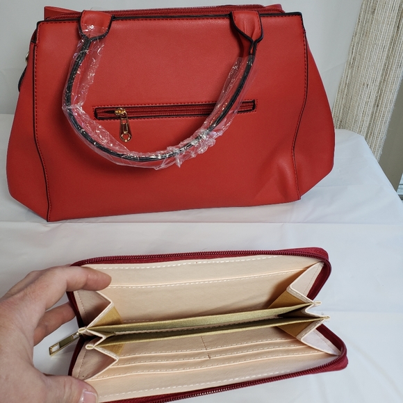 Purse - Picture 2 of 4